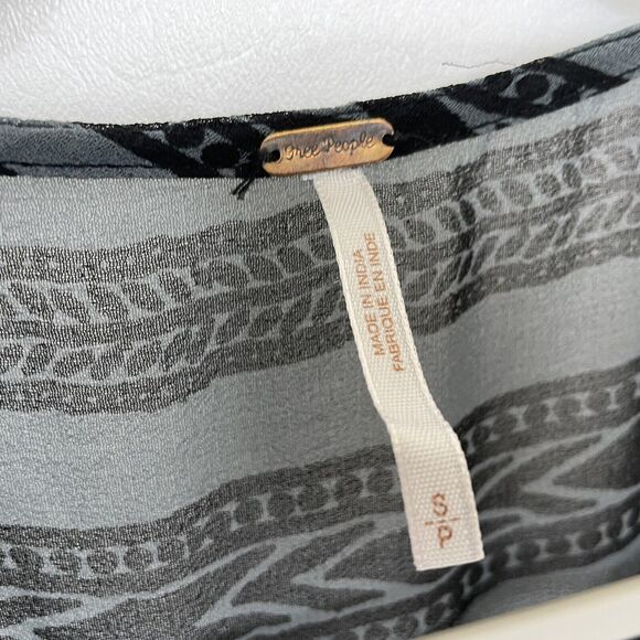 Free People Feather in the Wind Small Sheer Top Beaded Popover Pockets - Picture 6 of 8